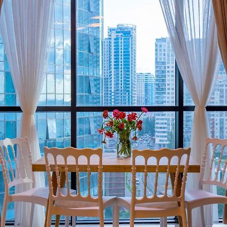 Entire Flat With City Skyline View - Two Bedrooms Batumi Exterior photo
